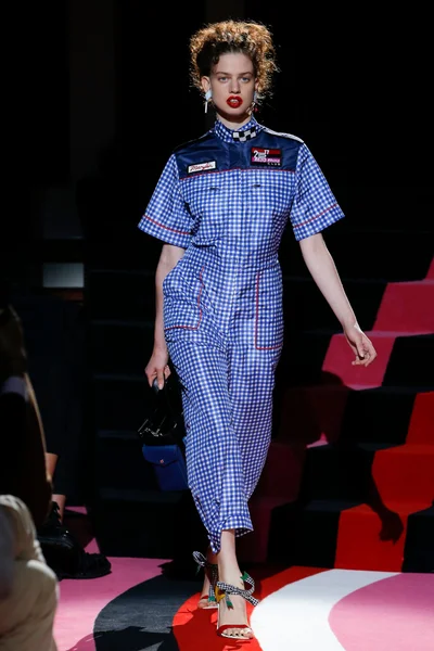 Look 27